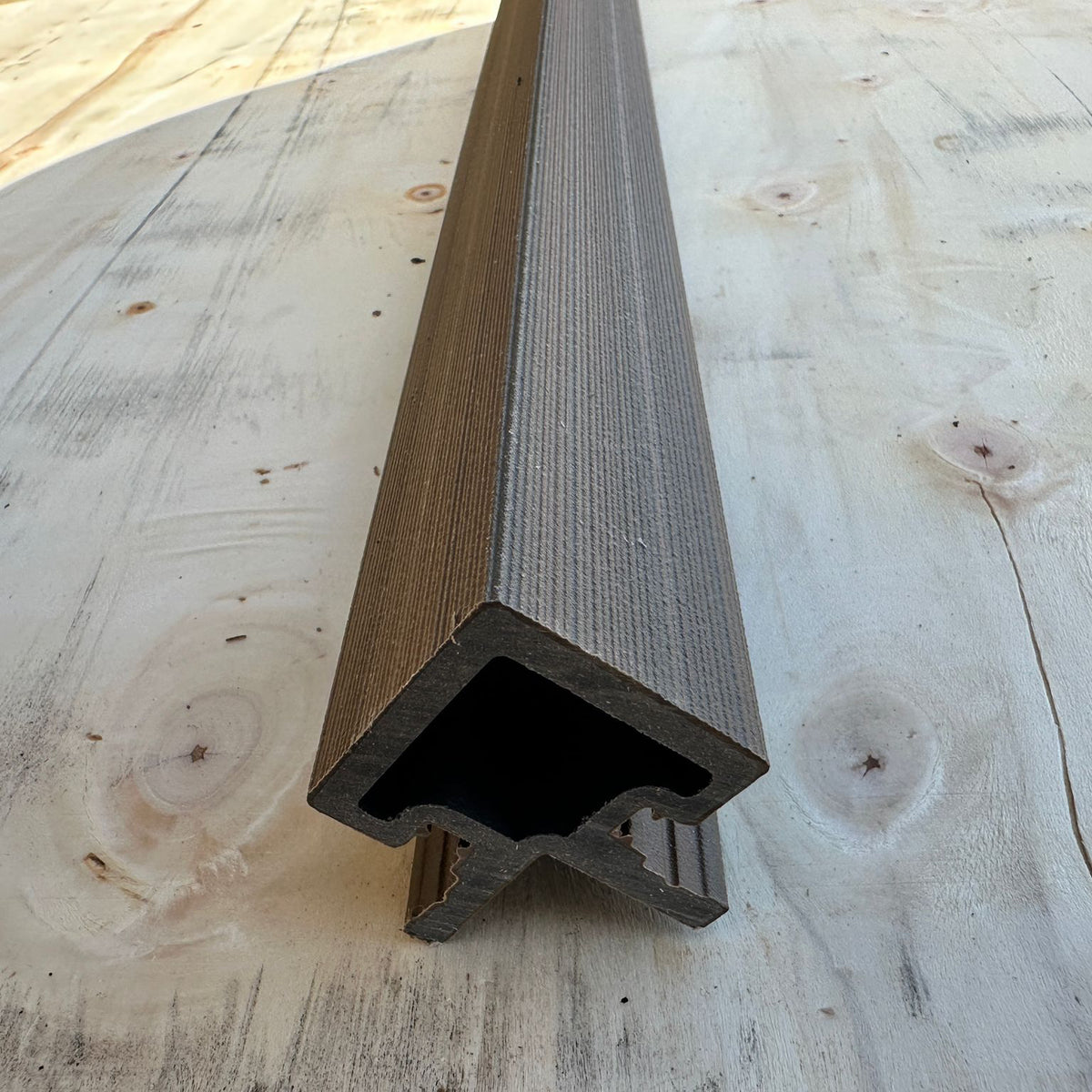 Komposit-Eckprofil Golden Teak 290 cm
