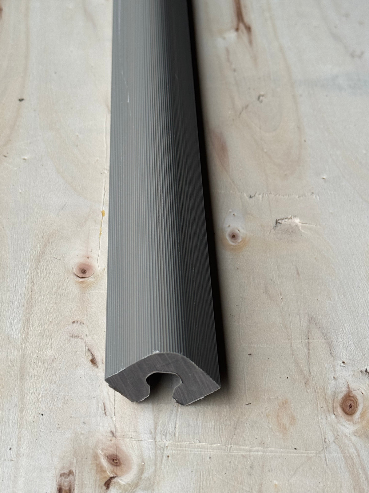 Composite end profile Antique