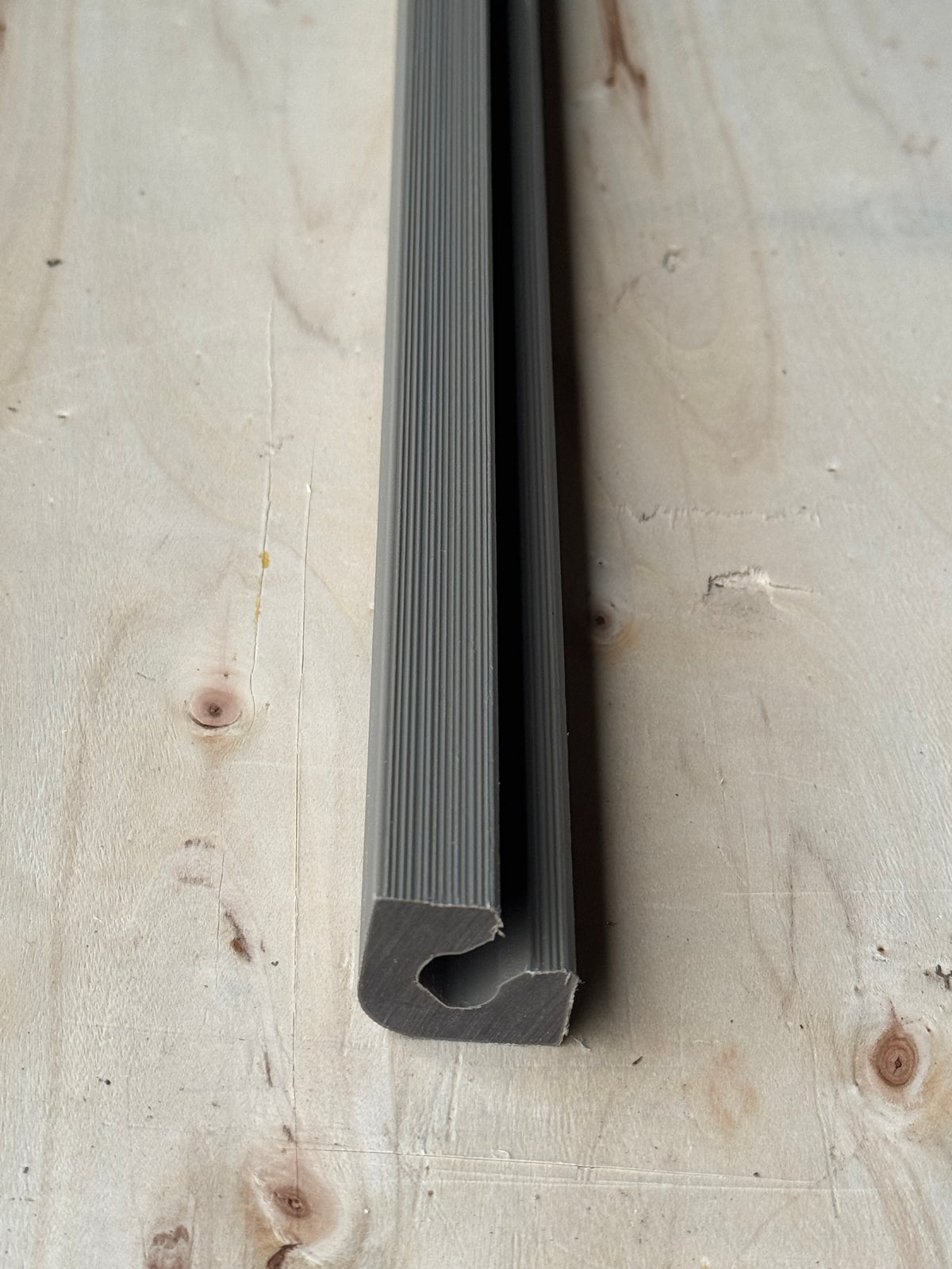 Composite end profile Antique