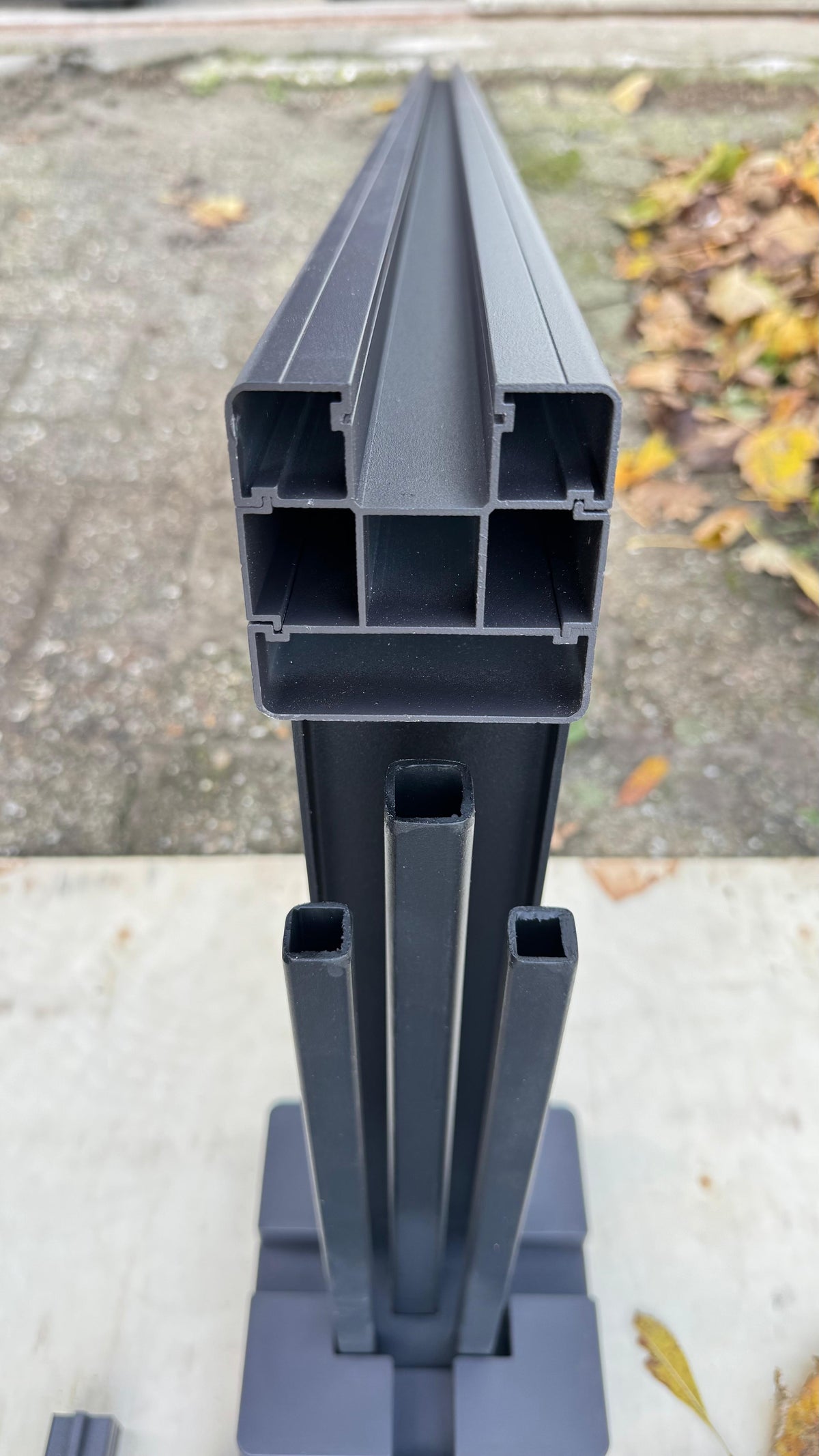 WPC-Zaun I Metallbasis für Gartenpfosten